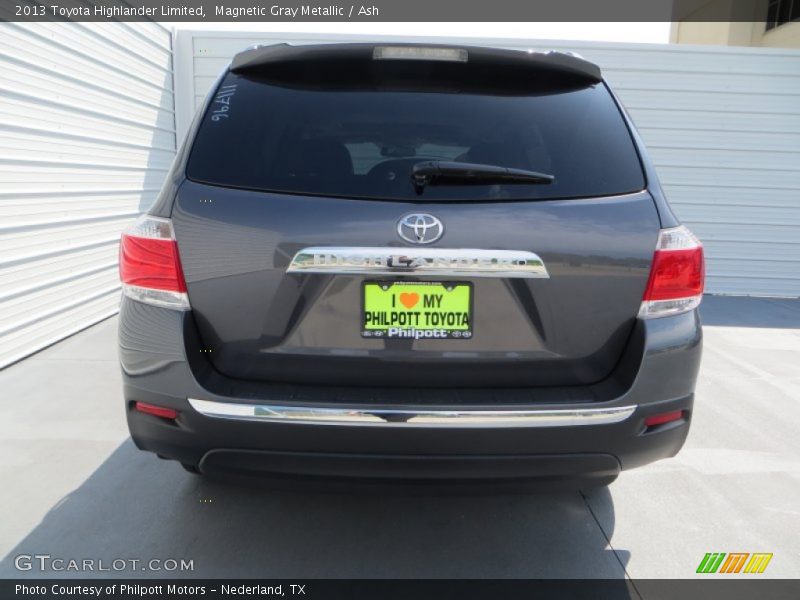 Magnetic Gray Metallic / Ash 2013 Toyota Highlander Limited