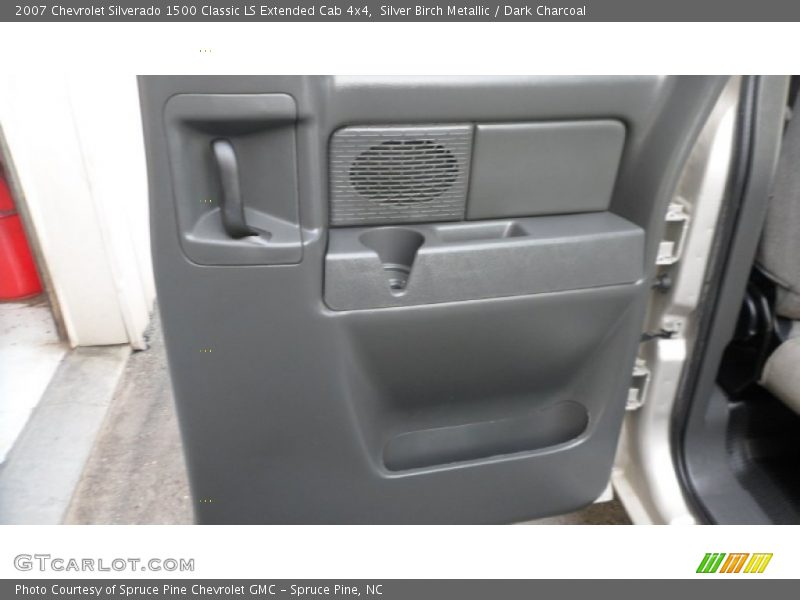 Silver Birch Metallic / Dark Charcoal 2007 Chevrolet Silverado 1500 Classic LS Extended Cab 4x4
