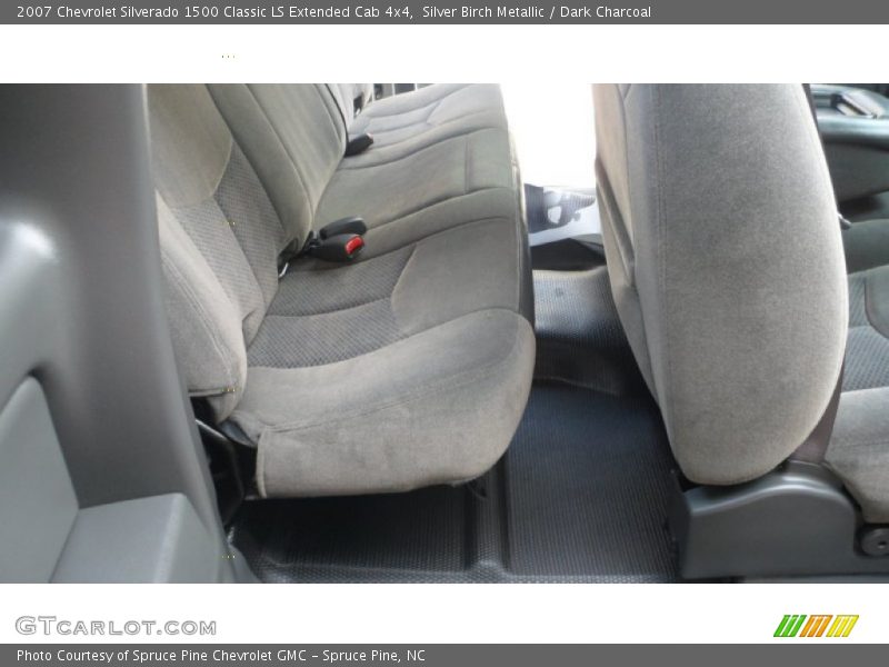 Silver Birch Metallic / Dark Charcoal 2007 Chevrolet Silverado 1500 Classic LS Extended Cab 4x4