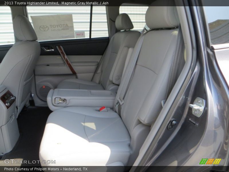 Magnetic Gray Metallic / Ash 2013 Toyota Highlander Limited