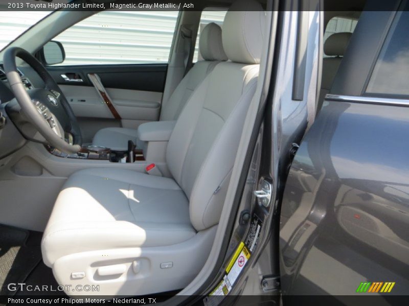 Magnetic Gray Metallic / Ash 2013 Toyota Highlander Limited
