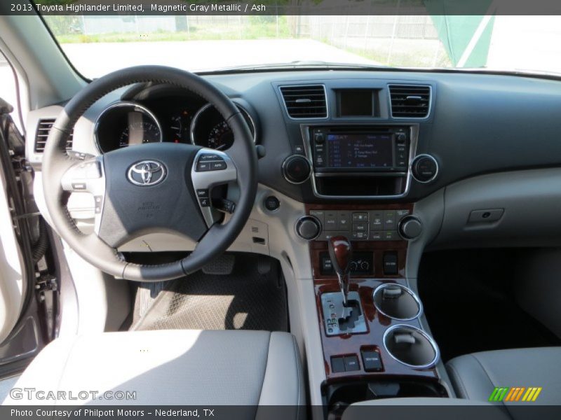 Magnetic Gray Metallic / Ash 2013 Toyota Highlander Limited