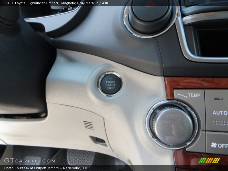 Magnetic Gray Metallic / Ash 2013 Toyota Highlander Limited