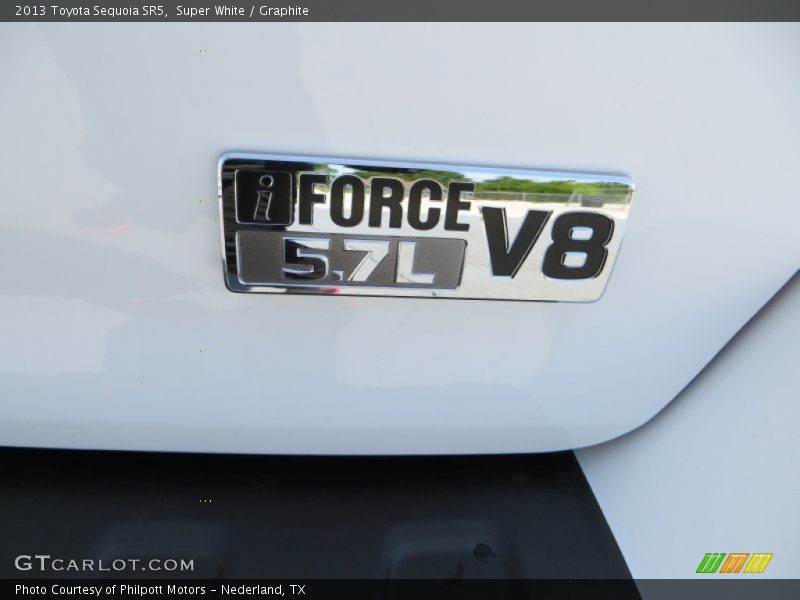 Super White / Graphite 2013 Toyota Sequoia SR5