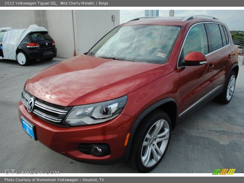 Wild Cherry Metallic / Beige 2013 Volkswagen Tiguan SEL