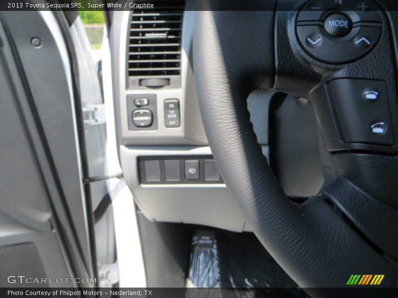 Super White / Graphite 2013 Toyota Sequoia SR5