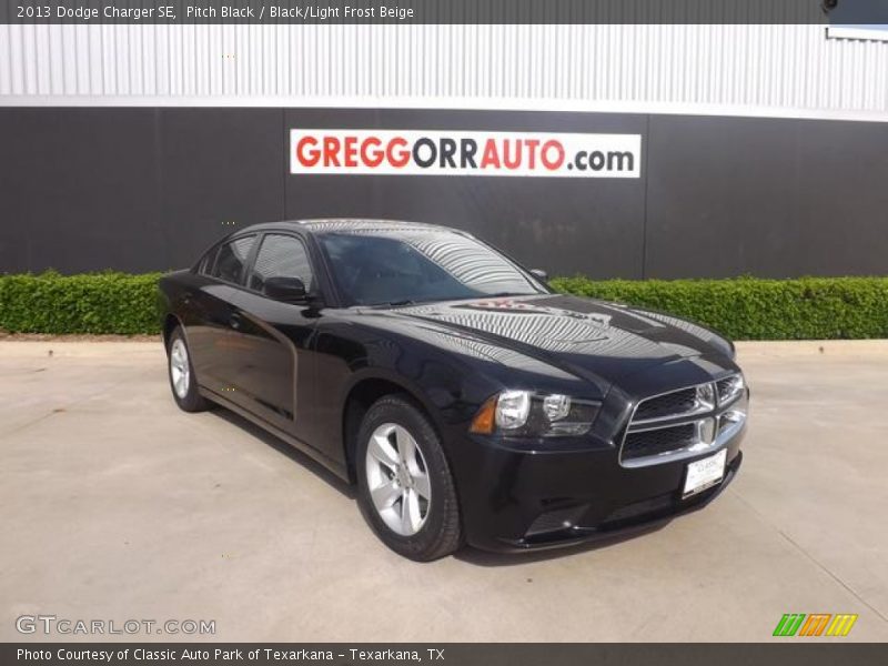 Pitch Black / Black/Light Frost Beige 2013 Dodge Charger SE