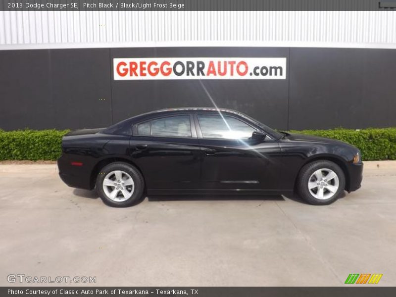 Pitch Black / Black/Light Frost Beige 2013 Dodge Charger SE