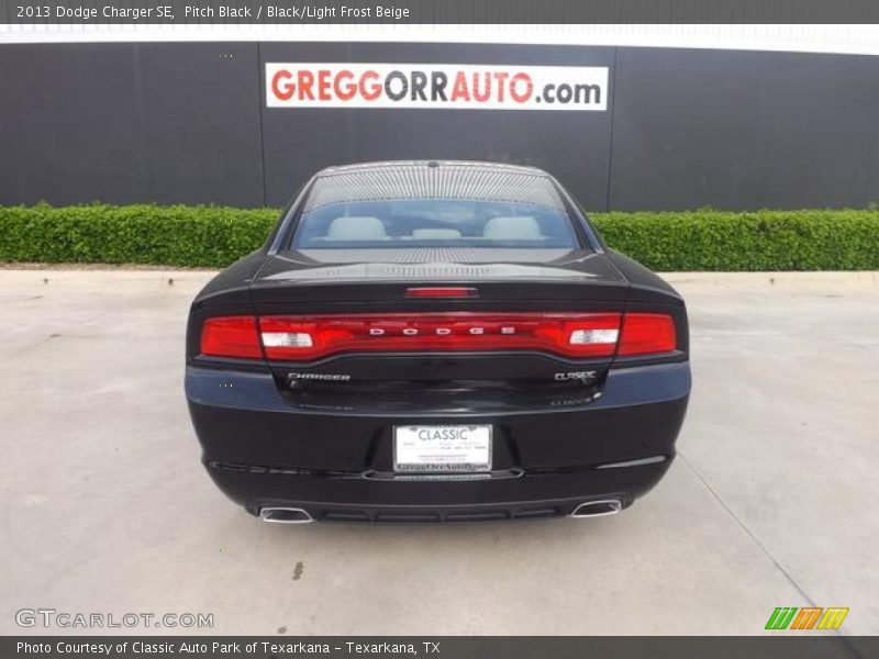Pitch Black / Black/Light Frost Beige 2013 Dodge Charger SE