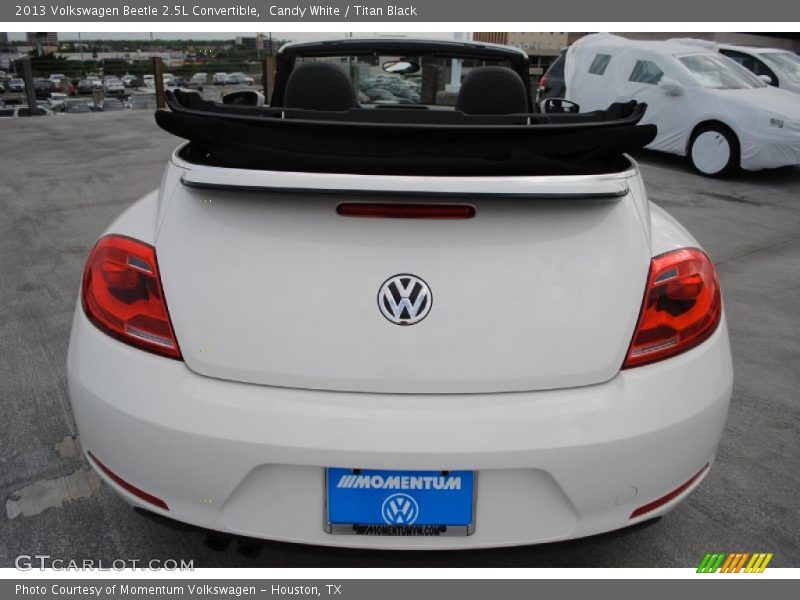 Candy White / Titan Black 2013 Volkswagen Beetle 2.5L Convertible