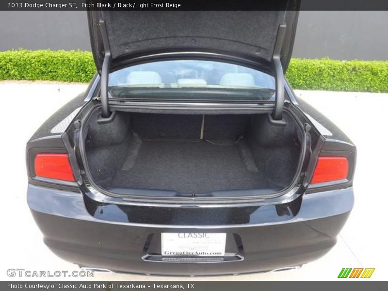 Pitch Black / Black/Light Frost Beige 2013 Dodge Charger SE