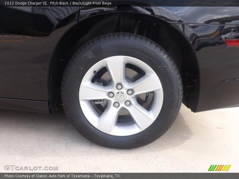 Pitch Black / Black/Light Frost Beige 2013 Dodge Charger SE