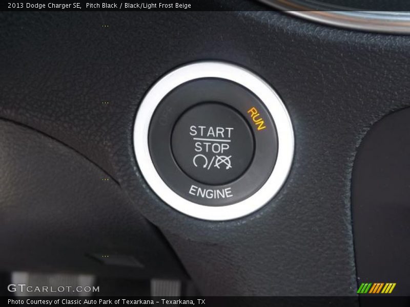 Pitch Black / Black/Light Frost Beige 2013 Dodge Charger SE