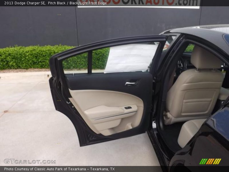 Pitch Black / Black/Light Frost Beige 2013 Dodge Charger SE
