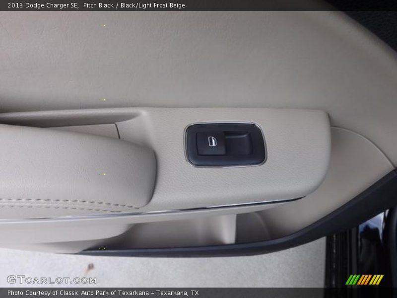 Pitch Black / Black/Light Frost Beige 2013 Dodge Charger SE