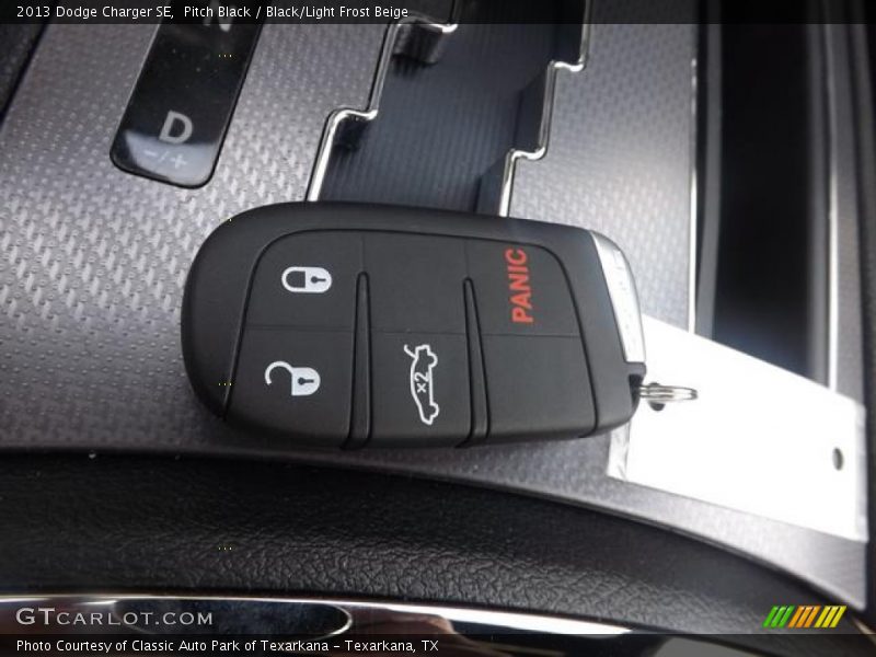 Pitch Black / Black/Light Frost Beige 2013 Dodge Charger SE