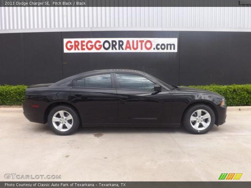 Pitch Black / Black 2013 Dodge Charger SE