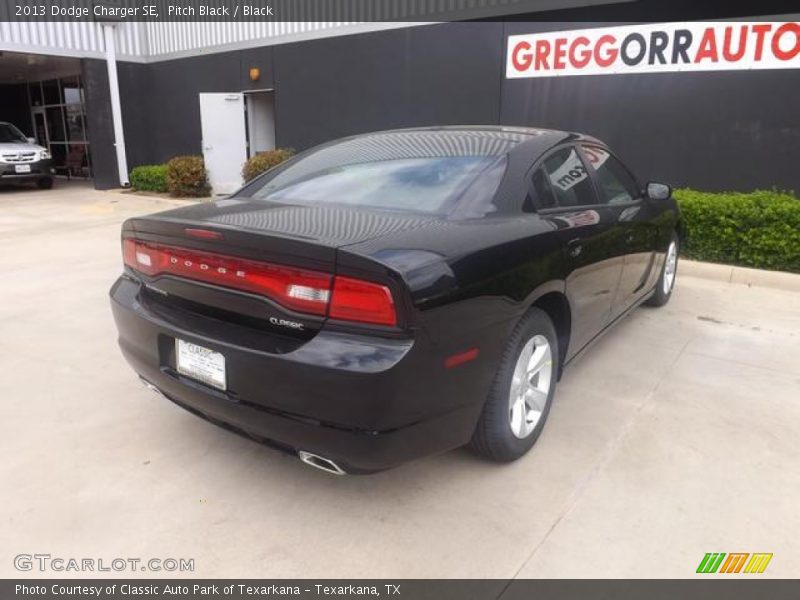Pitch Black / Black 2013 Dodge Charger SE