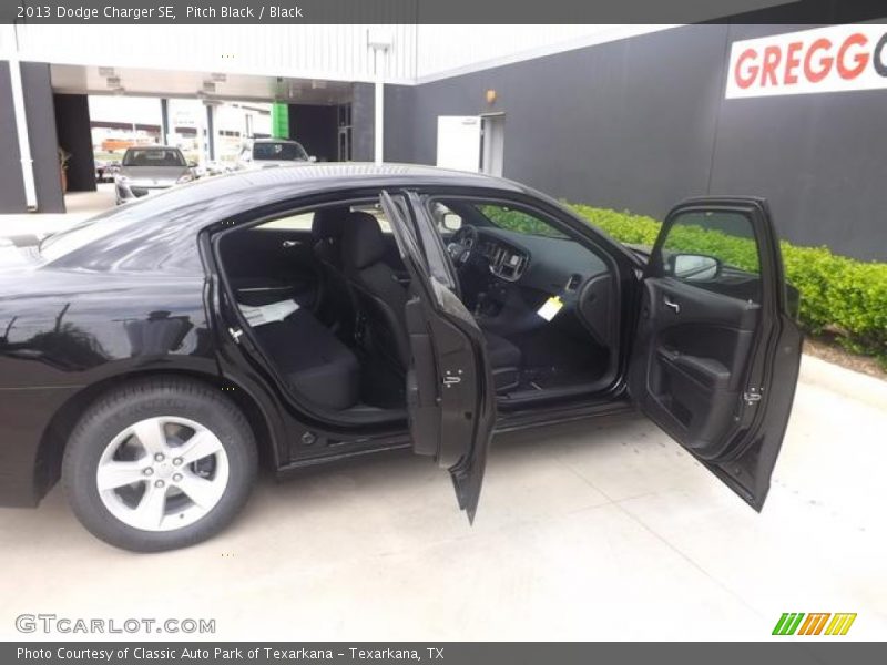 Pitch Black / Black 2013 Dodge Charger SE