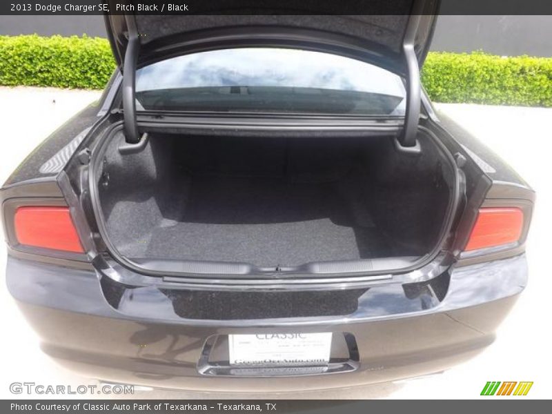 Pitch Black / Black 2013 Dodge Charger SE