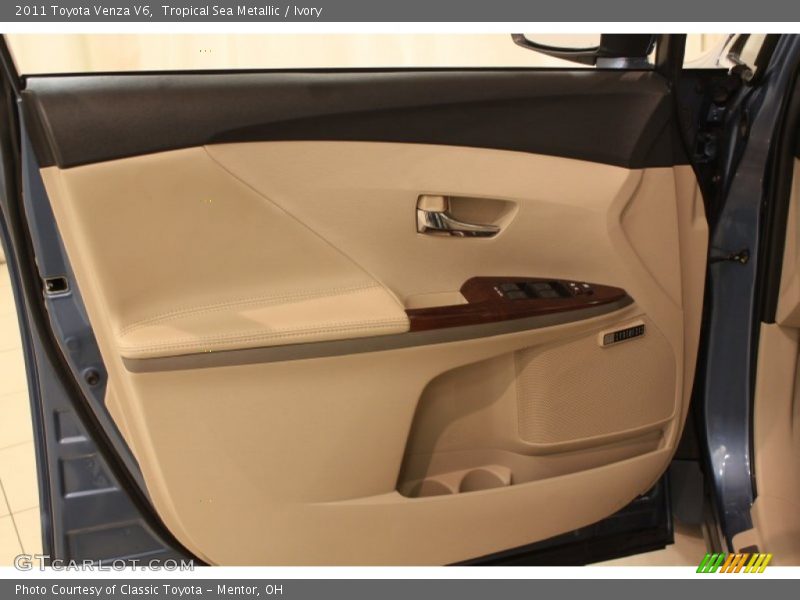 Tropical Sea Metallic / Ivory 2011 Toyota Venza V6