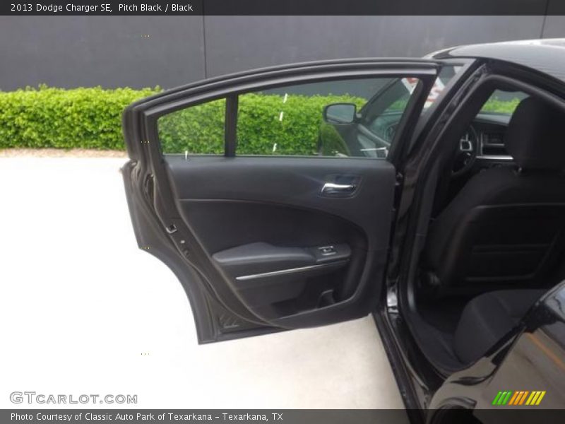 Pitch Black / Black 2013 Dodge Charger SE