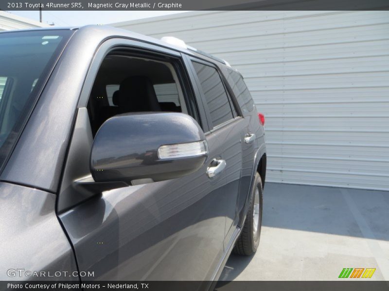 Magnetic Gray Metallic / Graphite 2013 Toyota 4Runner SR5