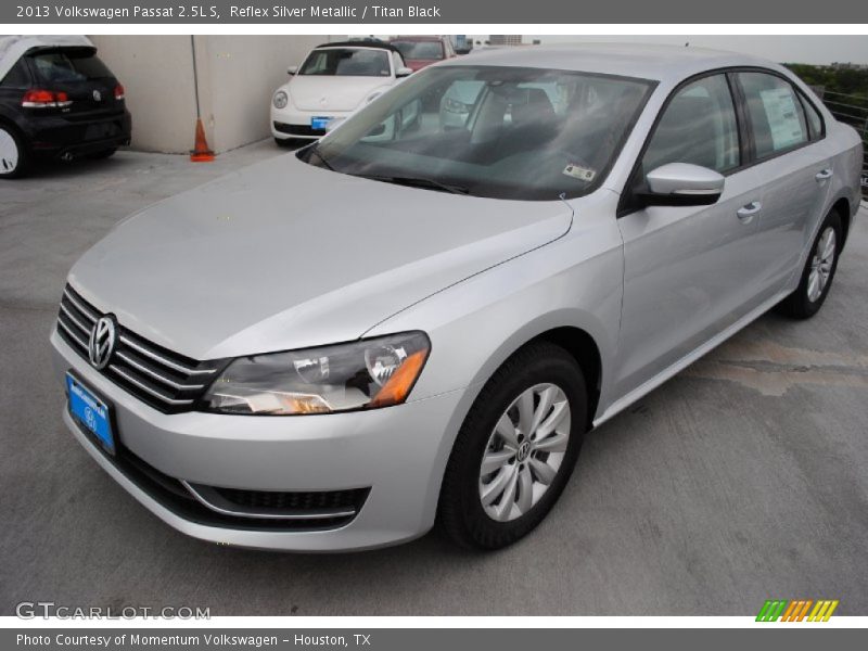 Reflex Silver Metallic / Titan Black 2013 Volkswagen Passat 2.5L S