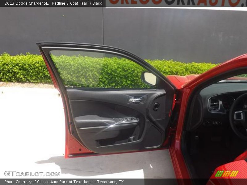 Redline 3 Coat Pearl / Black 2013 Dodge Charger SE