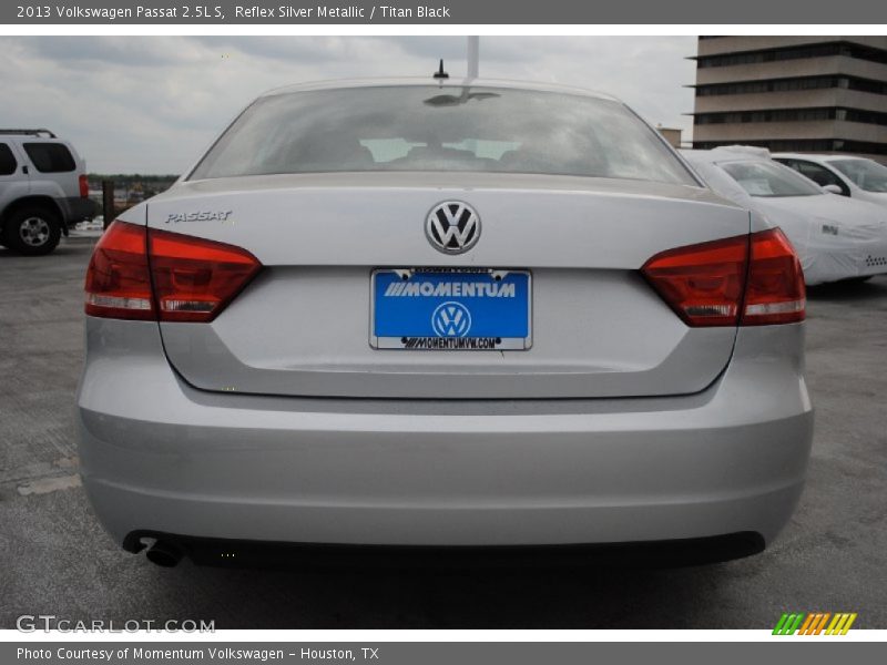 Reflex Silver Metallic / Titan Black 2013 Volkswagen Passat 2.5L S