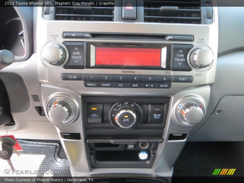 Magnetic Gray Metallic / Graphite 2013 Toyota 4Runner SR5