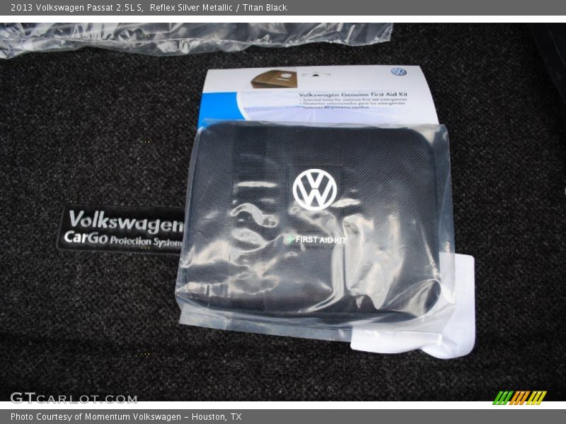 Reflex Silver Metallic / Titan Black 2013 Volkswagen Passat 2.5L S