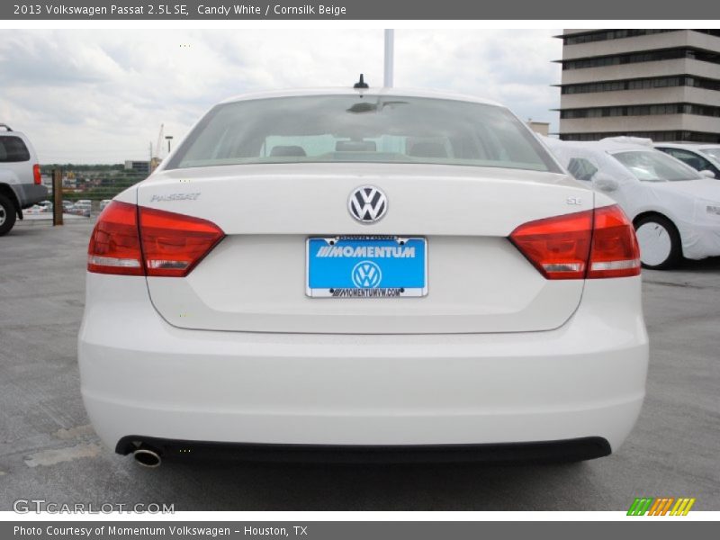 Candy White / Cornsilk Beige 2013 Volkswagen Passat 2.5L SE