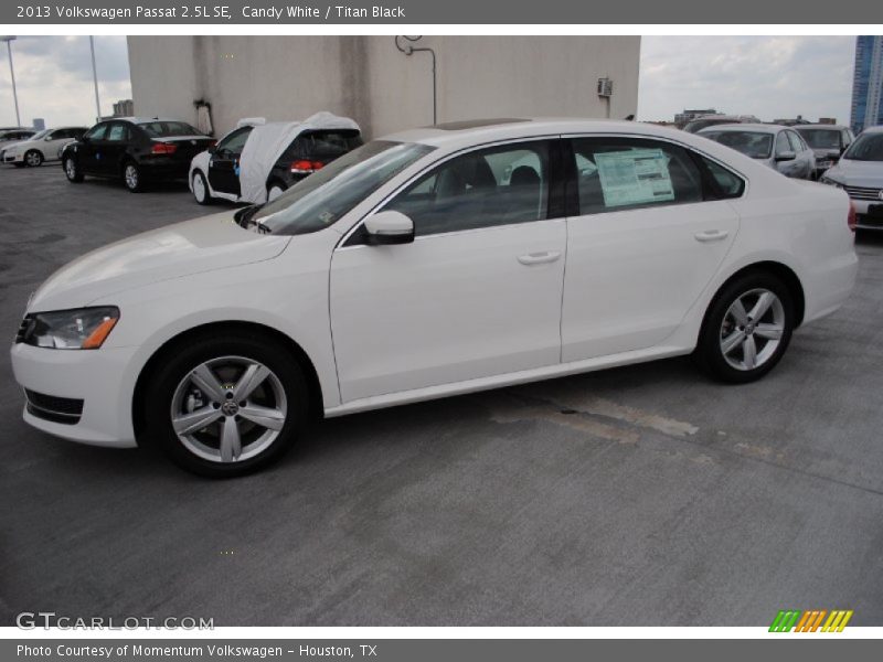 Candy White / Titan Black 2013 Volkswagen Passat 2.5L SE