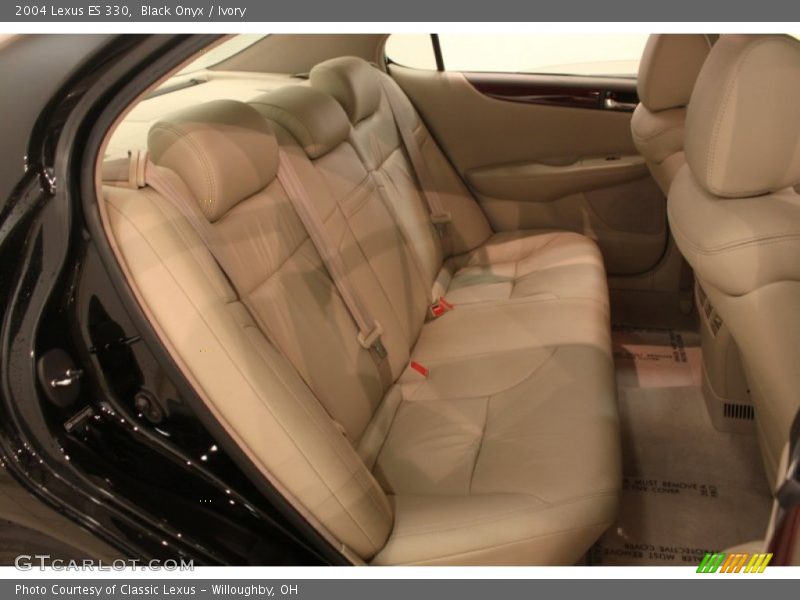Black Onyx / Ivory 2004 Lexus ES 330