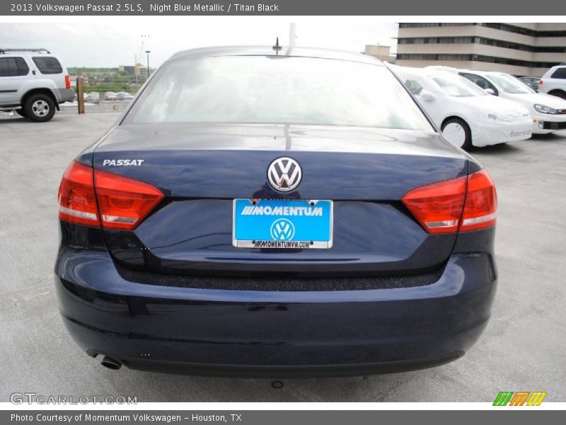 Night Blue Metallic / Titan Black 2013 Volkswagen Passat 2.5L S