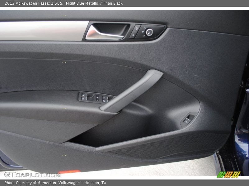 Night Blue Metallic / Titan Black 2013 Volkswagen Passat 2.5L S