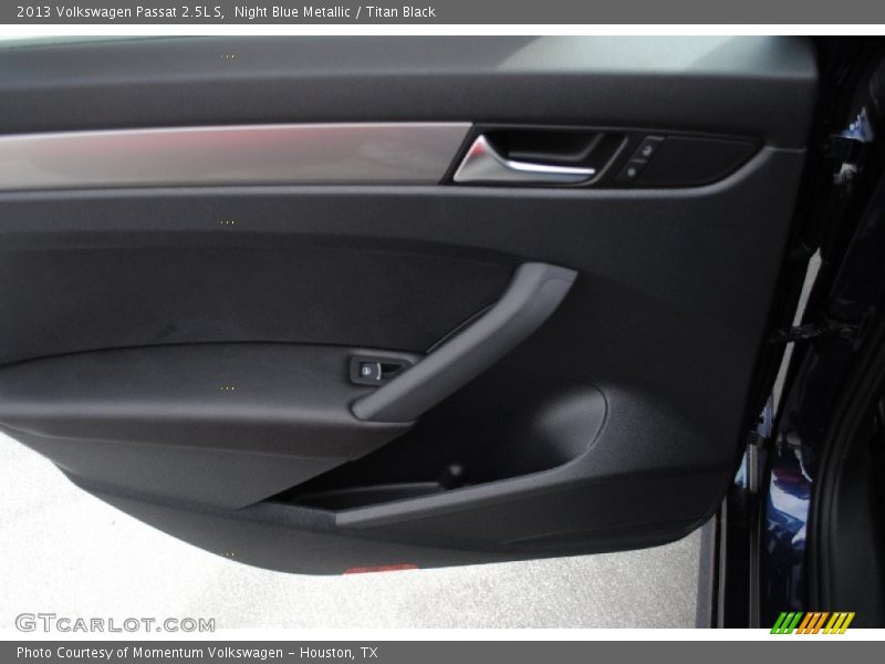 Night Blue Metallic / Titan Black 2013 Volkswagen Passat 2.5L S