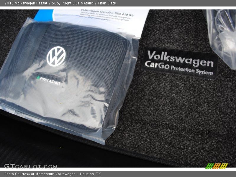 Night Blue Metallic / Titan Black 2013 Volkswagen Passat 2.5L S