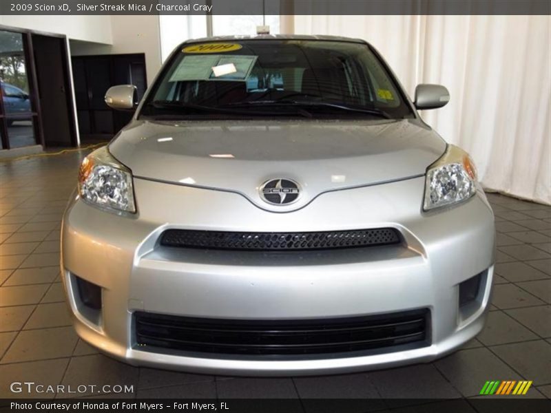 Silver Streak Mica / Charcoal Gray 2009 Scion xD