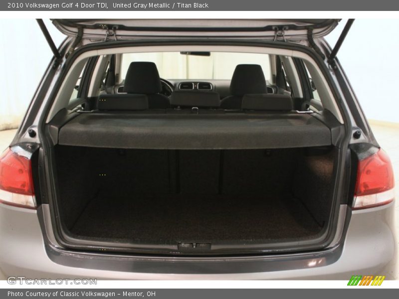 United Gray Metallic / Titan Black 2010 Volkswagen Golf 4 Door TDI