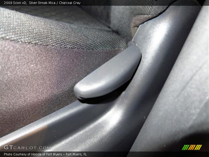 Silver Streak Mica / Charcoal Gray 2009 Scion xD