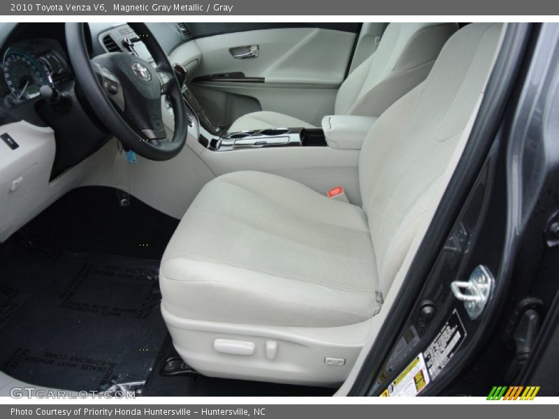Magnetic Gray Metallic / Gray 2010 Toyota Venza V6