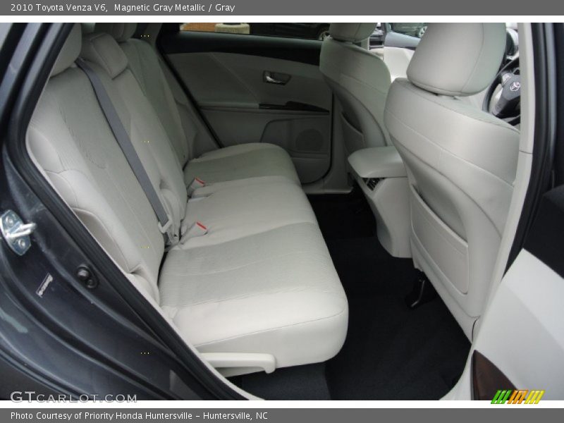 Magnetic Gray Metallic / Gray 2010 Toyota Venza V6