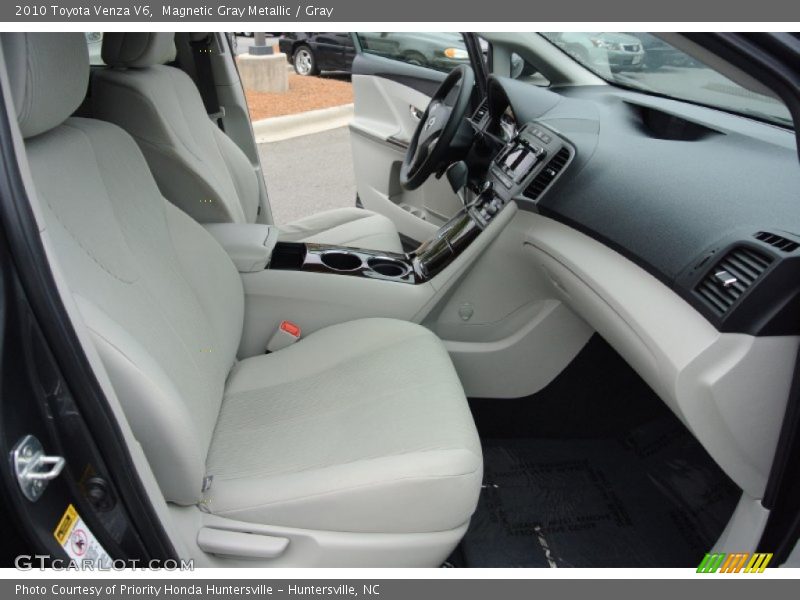 Magnetic Gray Metallic / Gray 2010 Toyota Venza V6