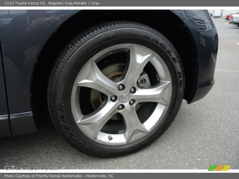 Magnetic Gray Metallic / Gray 2010 Toyota Venza V6