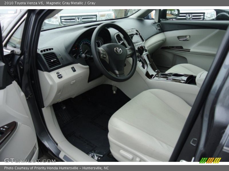 Magnetic Gray Metallic / Gray 2010 Toyota Venza V6