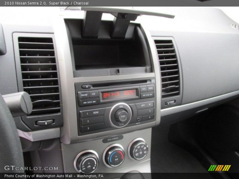 Super Black / Charcoal 2010 Nissan Sentra 2.0