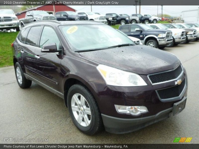 Front 3/4 View of 2010 Traverse LT AWD