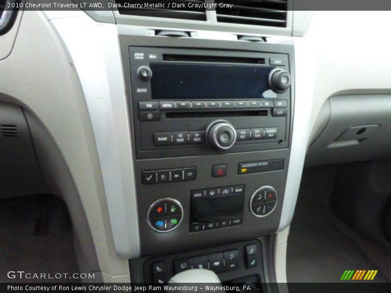 Controls of 2010 Traverse LT AWD